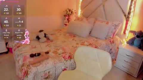 roxannkanneth_ online show from March 6, 2:51 am