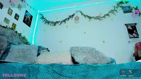 Snapshot of roxxystar_ chatting on March 9, 8:18 am Roxxane online show from March 9, 8:18 am