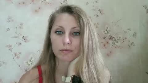 roxyfox18x01 online show from October 9, 7:03 am