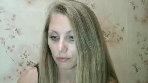 roxyfox18x01 online show from September 19, 7:50 pm