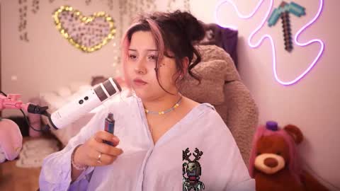 roxysuh online show from October 5, 10:01 am