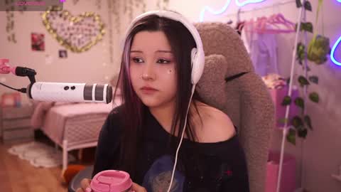 roxysuh online show from May 22, 8:43 am