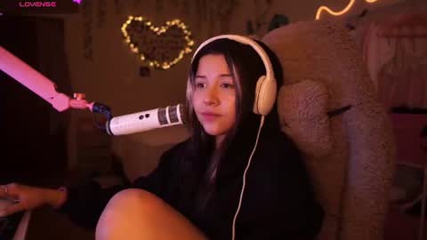 roxysuh online show from August 9, 7:58 am