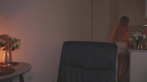 Mila online show from April 24, 5:15 pm