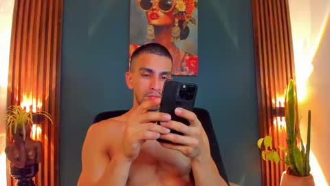 Ryan independent model online show from October 21, 10:24 pm