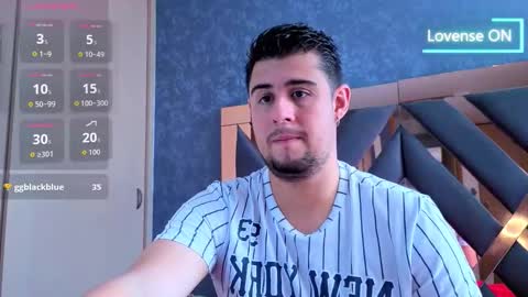 R Y A N online show from November 23, 3:32 pm