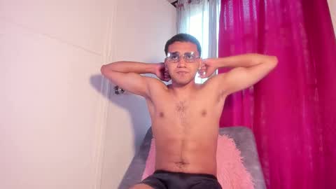 ryan_williams23 online show from November 11, 12:51 pm