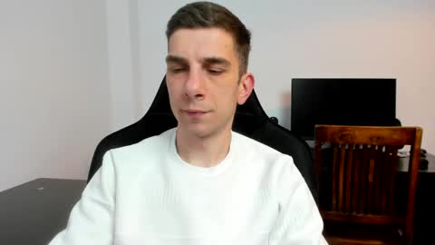 Andrew C. online show from April 26, 8:06 pm