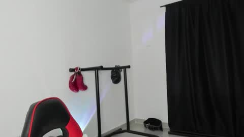 ryanwhite3 online show from November 11, 1:41 am