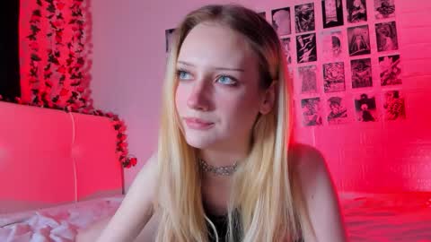 Lily online show from October 12, 10:00 pm