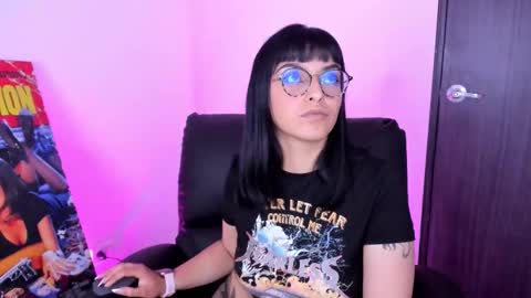 Val online show from February 2, 10:39 pm