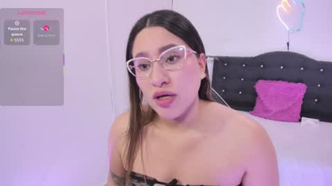 saaya_tay online show from October 15, 4:05 am