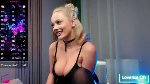 SabrinaJade online show from March 12, 10:48 am