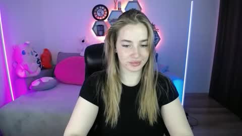 Sabrina Violet online show from May 8, 8:31 am