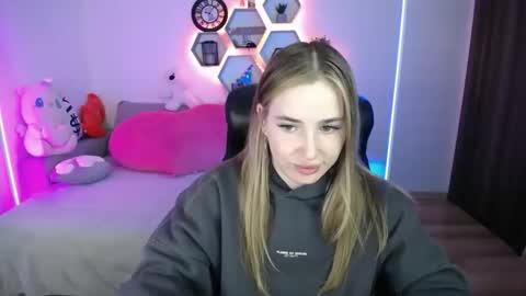 Sabrina Violet online show from May 11, 8:10 am