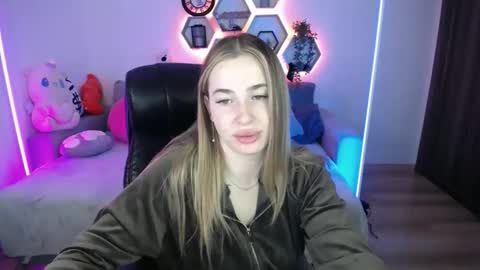 Sabrina Violet online show from May 12, 8:12 am