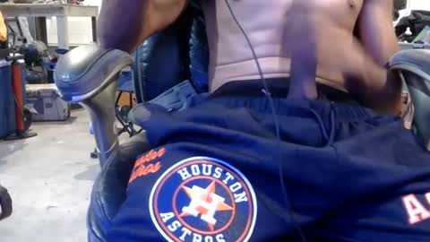 Dee online show from October 8, 5:19 pm