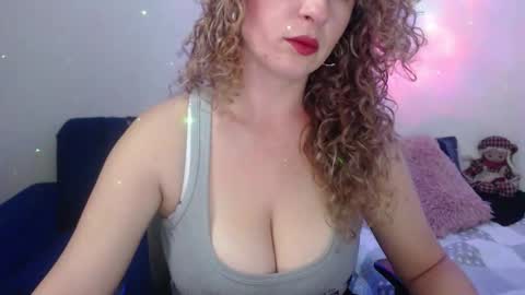 sacrletardiente online show from June 9, 1:55 pm