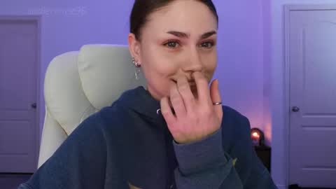 Snapshot of sadierenee96 chatting on September 15, 8:54 pm Sadie Renee  online show from September 15, 8:54 pm