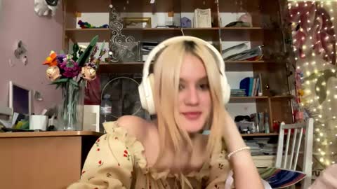 Melisa online show from December 13, 7:53 pm