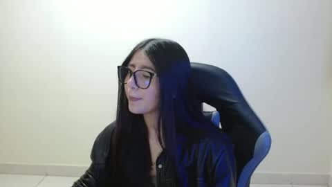 Sahaliefox  online show from May 6, 8:26 pm