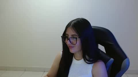 Sahaliefox  online show from May 28, 9:24 pm