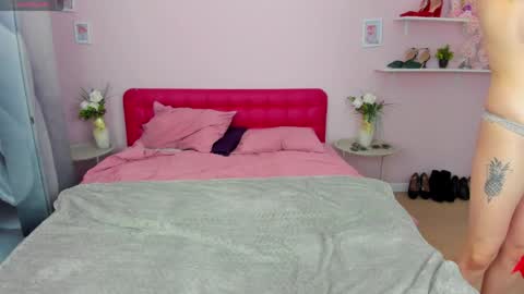 Adel online show from April 28, 7:34 am