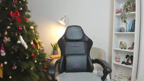 Sakura Harper online show from December 20, 7:15 am