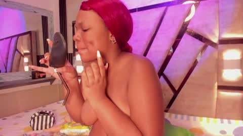 salem_rosee online show from May 17, 1:48 am