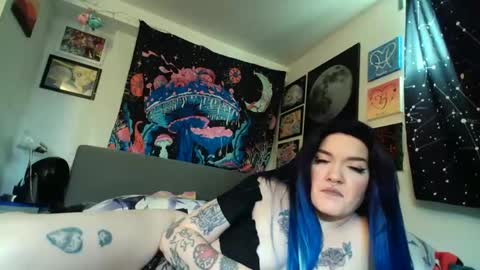 salemsslut online show from January 6, 4:23 pm