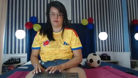 Sallydickinson online show from June 26, 2:55 pm