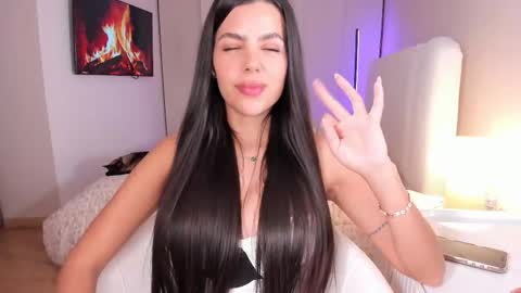 Snapshot of salomee_11 chatting on October 3, 4:21 am salo online show from October 3, 4:21 am