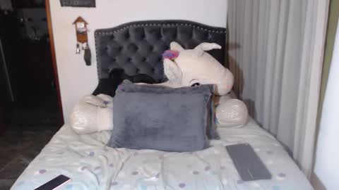 yenny online show from March 30, 4:12 am