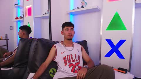 Salomon online show from March 18, 9:42 pm