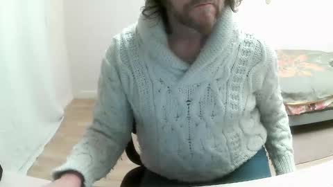 Snapshot of saltimbanquier chatting on February 10, 12:50 pm Saltimbanquier Salt ou Banquier online show from February 10, 12:50 pm