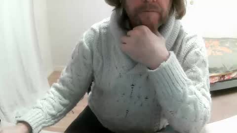 Snapshot of saltimbanquier chatting on February 17, 11:02 am Saltimbanquier Salt ou Banquier online show from February 17, 11:02 am