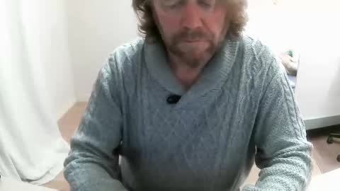 Snapshot of saltimbanquier chatting on December 17, 7:26 pm Saltimbanquier Salt ou Banquier online show from December 17, 7:26 pm