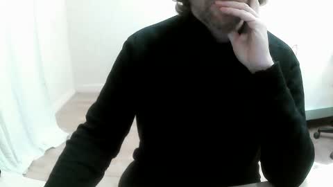 Snapshot of saltimbanquier chatting on December 2, 12:46 pm Saltimbanquier Salt ou Banquier online show from December 2, 12:46 pm