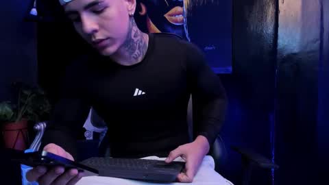 SALVATORE online show from January 10, 6:35 pm