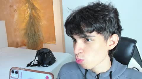 salvatore  online show from February 20, 7:38 pm