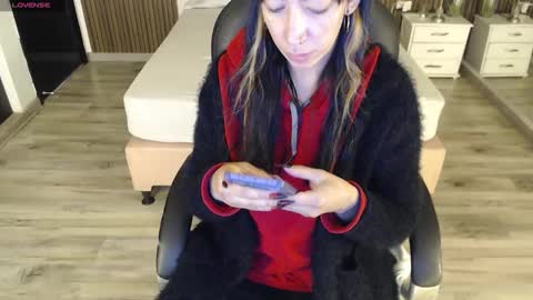 SAM MANSON online show from January 15, 12:25 pm