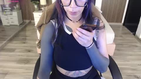 SAM MANSON online show from November 17, 1:24 pm