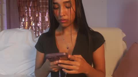 Samantha Roberts online show from October 2, 2:05 pm