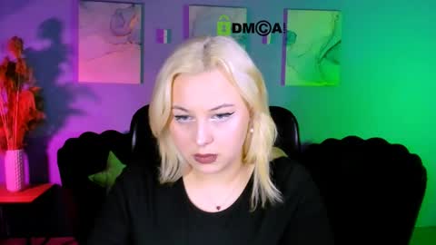 samanta_hotty online show from May 4, 9:05 am