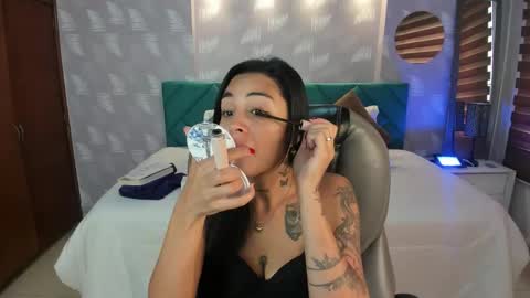 Snapshot of samantha__gomez1 chatting on October 21, 12:43 pm natalia online show from October 21, 12:43 pm