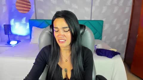 Snapshot of samantha__gomez1 chatting on October 7, 1:07 pm natalia online show from October 7, 1:07 pm