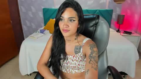 Snapshot of samantha__gomez1 chatting on September 27, 3:21 pm natalia online show from September 27, 3:21 pm