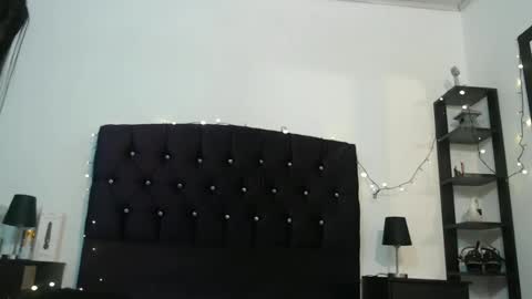 Snapshot of samantha_fox_squirt chatting on December 7, 6:59 am lizzy online show from December 7, 6:59 am