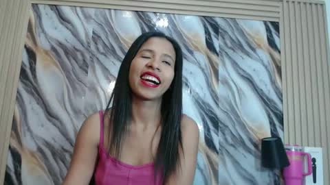 Snapshot of samantha_fox_squirt chatting on October 8, 3:34 am lizzy online show from October 8, 3:34 am