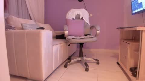 samantha_thompsoon online show from April 5, 11:24 pm